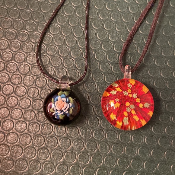 Murano style glass lamp-work pendant necklace blue flower black background - Picture 14 of 15